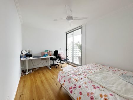 Luxury 2 Bedroom Apartment for Rent in the Centre of Parramatta - Photo 5