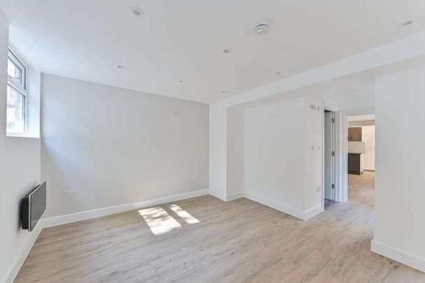 Mitcham Lane, Streatham, SW16 - Photo 1