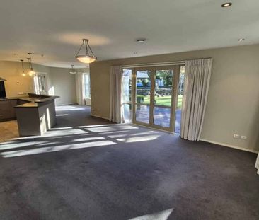 Space and plenty of it! - Photo 1