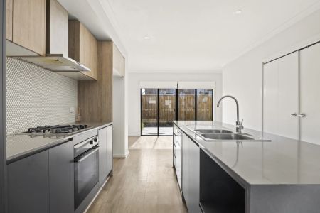 Modern 3-Bedroom Townhouse in Prime Deanside Location – $490 per week - Photo 2