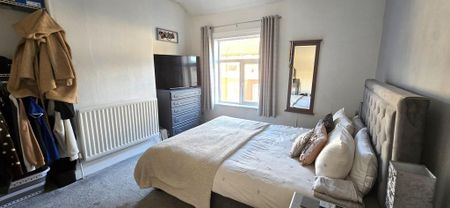 2 bedroom end of terrace house to rent - Photo 4