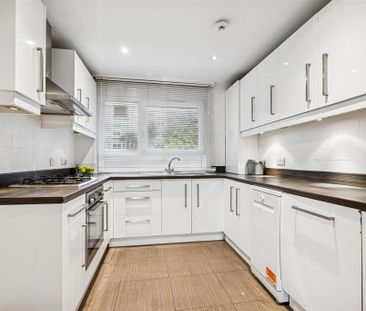 3 bedroom flat to rent - Photo 5