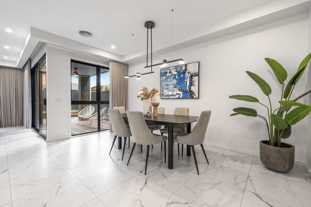 525B Springvale Road, Glen Waverley VIC 3150 - Townhouse For Rent | Domain - Photo 1