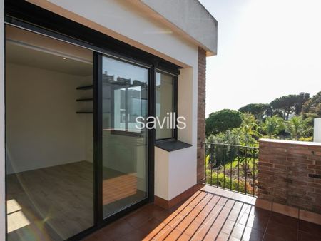 5 room luxury Villa for rent in Ciudad Diagonal - Photo 3