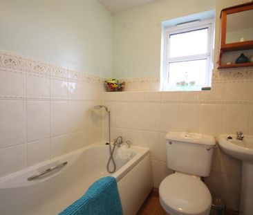 2 bedroom End Terraced to let - Photo 4