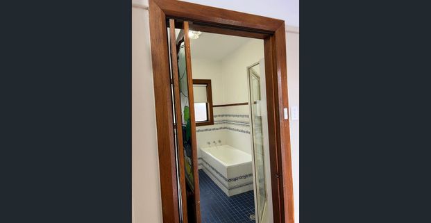 $880 Per Week -Spacious Family Home in Prime Location - Photo 1