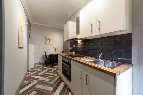 Studio to rent - Photo 1