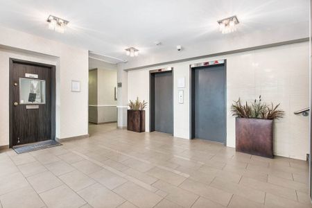 Diplomat Apartments - Photo 2