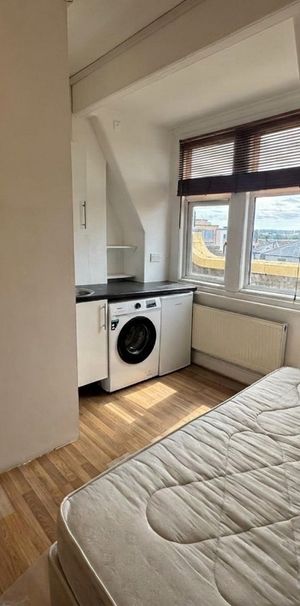 Studio Flat, London Road, CR0 - Photo 1