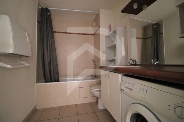 À COURBEVOIE À louer Appartement 1 pièce 25 m2 Loyer 980,00 €/mois charges comprises * - Photo 1