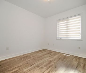 For Lease - 5 Pumpkin Corner Crescent, Barrie, Ontario - Photo 3
