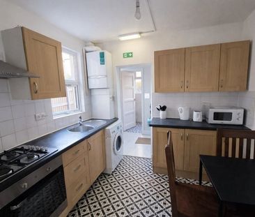 Room in a Shared House, Seven Sisters / Turnpike Lane, N15 - Photo 4