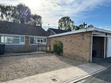 2 bedroom semi-detached bungalow to rent - Photo 5