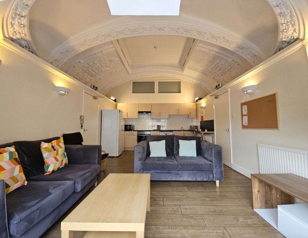 Penny Street Room 1 - Photo 1