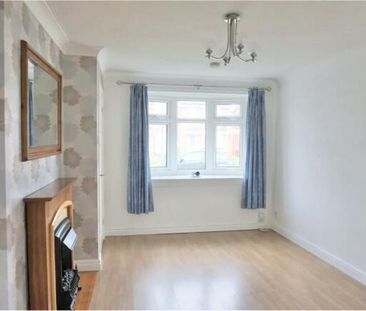 2 bedroom semi-detached house to rent - Photo 6