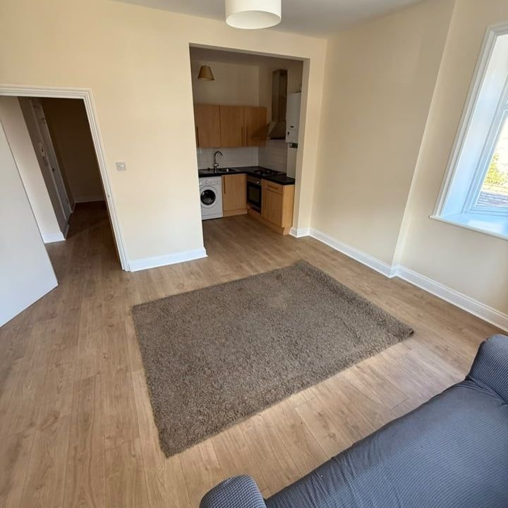 1 Bed Flat, Newburgh Road, W3 - Photo 1