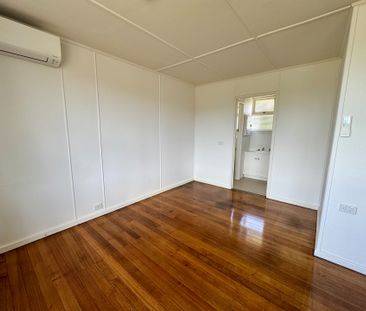 Sunny and cosy bedsit - Photo 1