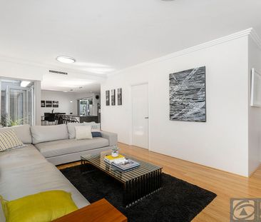 Stunning Executive Townhouse In The Heart of Mount Lawley - Photo 2