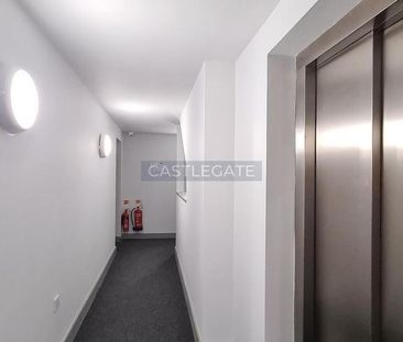 3 bedroom flat share to rent - Photo 2
