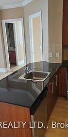 Burnhamthorpe & Confederation Pkwy Stunning 2Bdrm Upgraded Kitchen - Photo 4