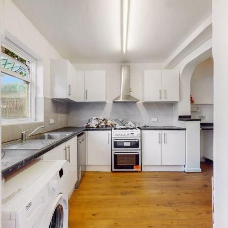3 bedroom house to rent - Photo 1
