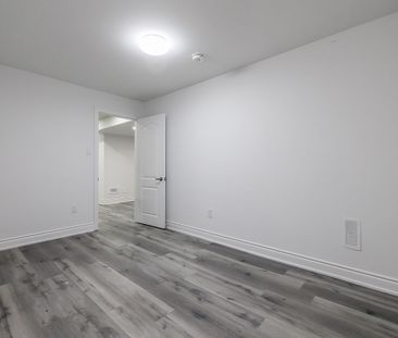 For Lease - 1 Huron Lane, Bradford West Gwillimbury, Ontario - Photo 2