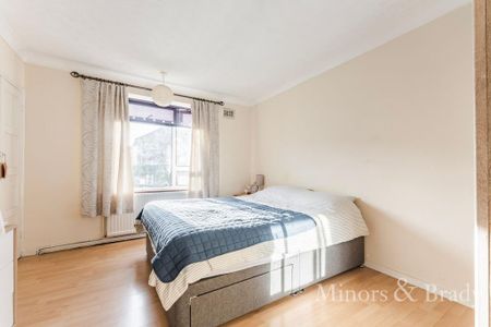 2 bedroom end of terrace house to rent - Photo 5
