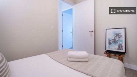 3 room luxury Flat for rent in Valencia, Spain - Photo 2