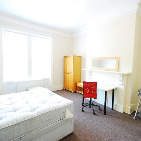 3 bedroom apartment to rent - Photo 3