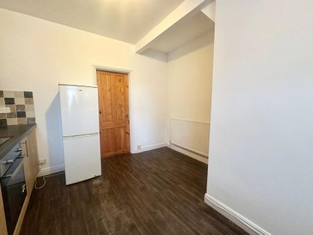 2 bedroom terraced house to rent - Photo 4