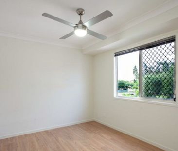 Stylish 4-Bedroom Family Home in Prime Location&excl; - Photo 2