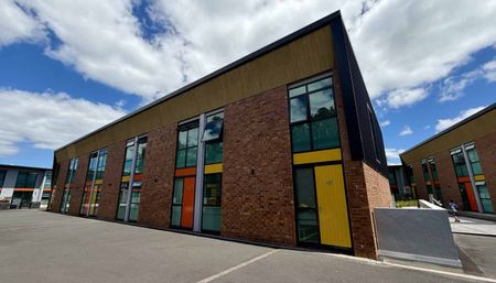 Flat Bush, 4 bedrooms - Photo 3