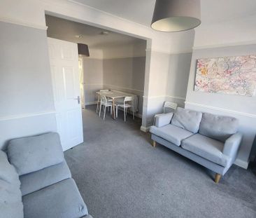 6 bedroom house to rent - Photo 2