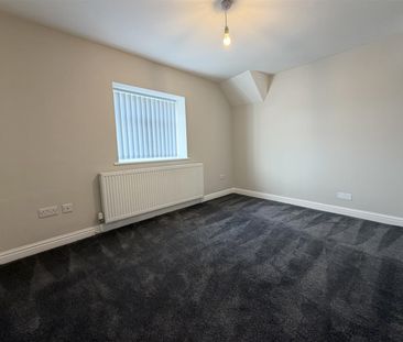 High Street, Neston - Photo 2