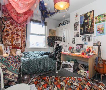 BILLS INCLUDED – Wood Lane, Headingley, Leeds, LS6 - Photo 2