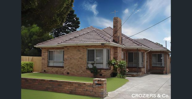 Family home - Photo 1