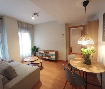 Alquiler de piso en Calle Armengual de la Mota - Photo 2