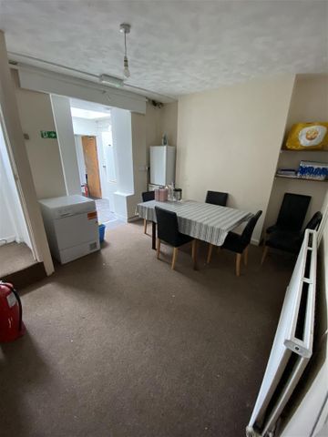 Room For Rent Broadway, Pontypridd - Photo 3
