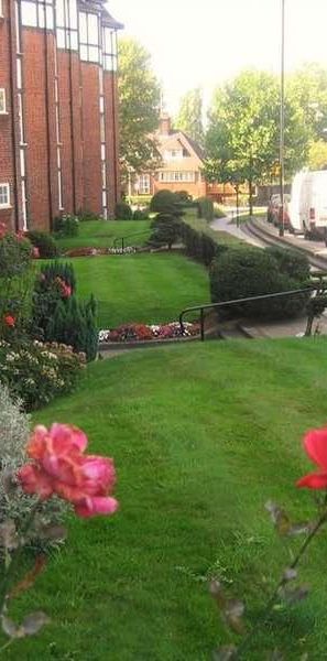 Vernon Court, Hendon Way, NW2 - Photo 1
