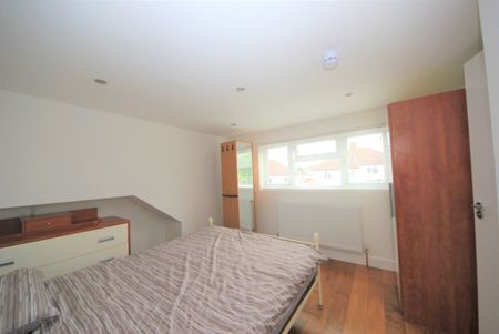 Wood Close, London, NW9 - Photo 2