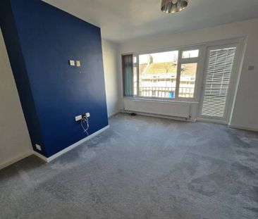 Aldenham Court, West Terrace, Eastbourne | Two-Bedroom Flat - Photo 3