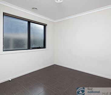 34 Almondsbury Avenue, 3806, Berwick Vic - Photo 1