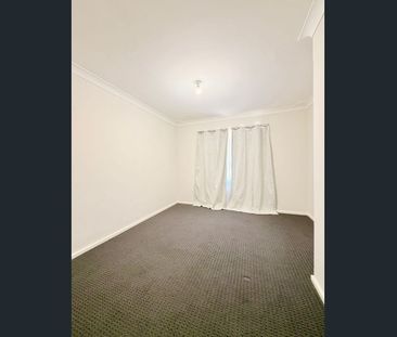 Stunning Fully Renovated 3x1 Home in Prime Armadale Location - 10 S... - Photo 4