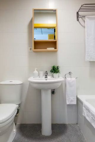 Carretera Su Eminencia, Sevilla, Andalusia 41013 - Photo 2