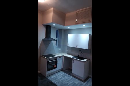 1 Bed Flat, Peel Grove, M12 - Photo 3