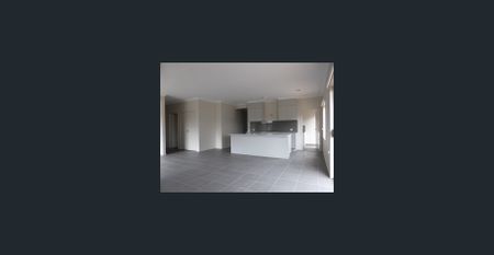 Spacious Family Home in a Prime Location – Walk to the Station - Photo 5