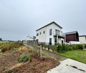 Beautifully presented four-bedroom property located in Flagstaff. - Photo 4