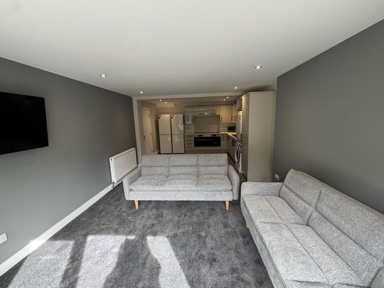 Fifth Avenue, Tang Hall - P2211 - Photo 1