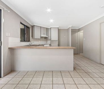 Spacious Family Home in the Central Location! - Photo 2