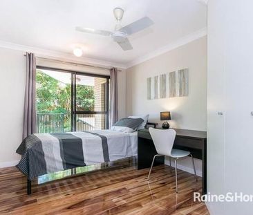 Two Bedroom, Two Bathroom - Modern Unit - Photo 4